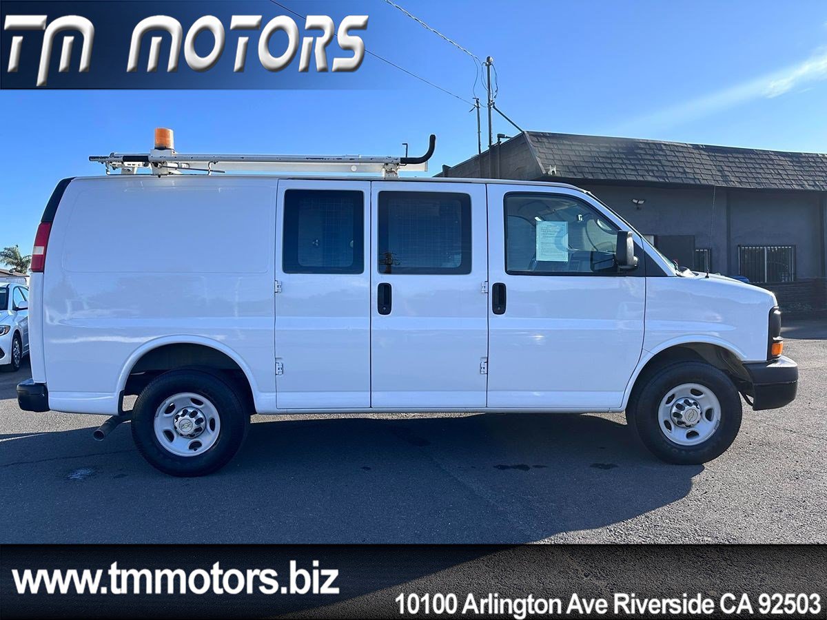 Used 2012 Chevrolet Express 2500 RWD image 16