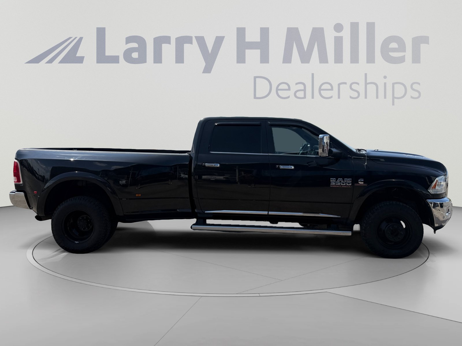 Used 2018 RAM 3500 Laramie Longhorn w/ Max Tow Package AWD/4WD image 6
