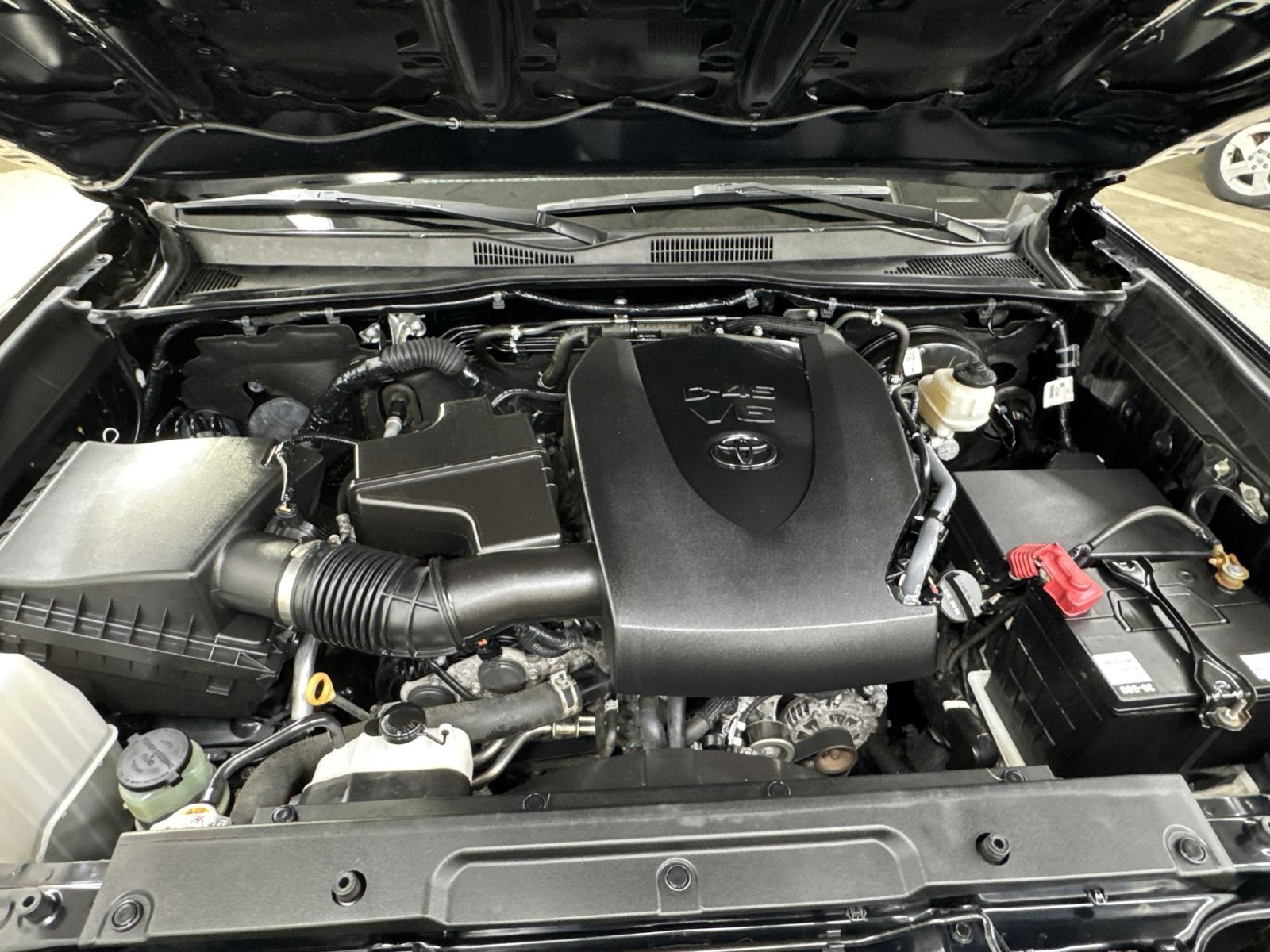 Used 2021 Toyota Tacoma SR5 RWD image 40