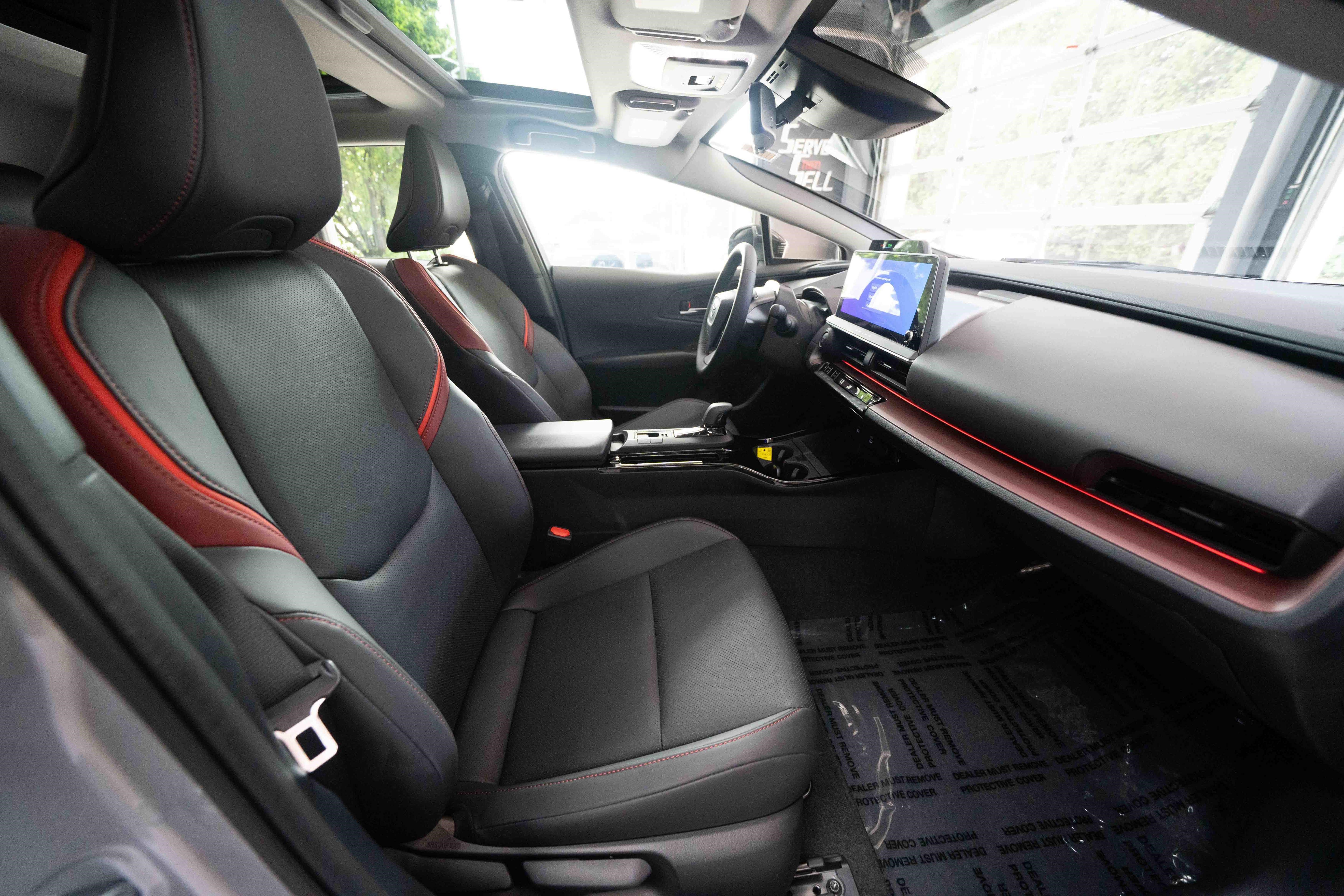 Certified 2026 Toyota Prius Plug-In Hybrid FWD image 27
