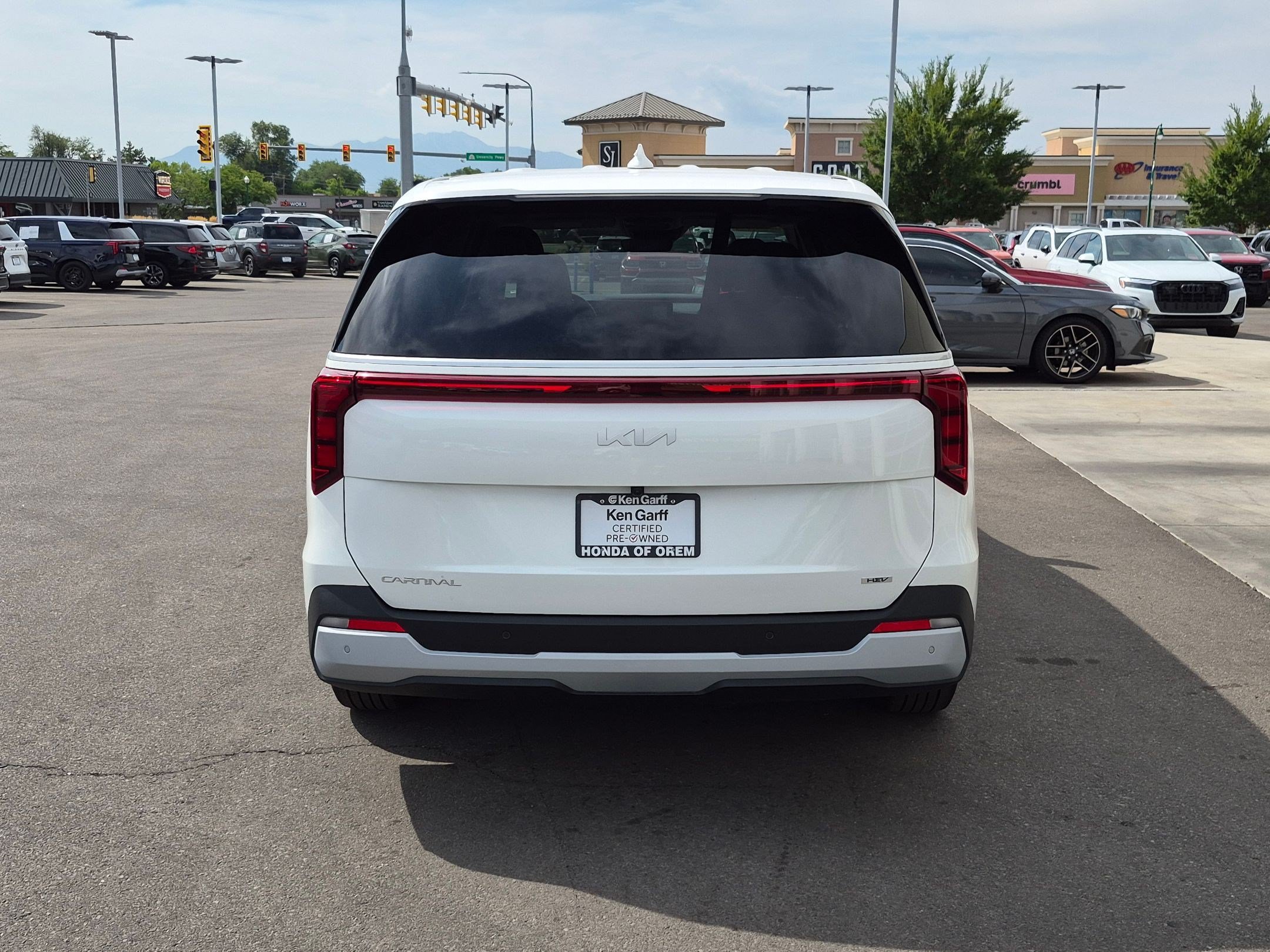 Used 2026 Kia Carnival LXS FWD image 7