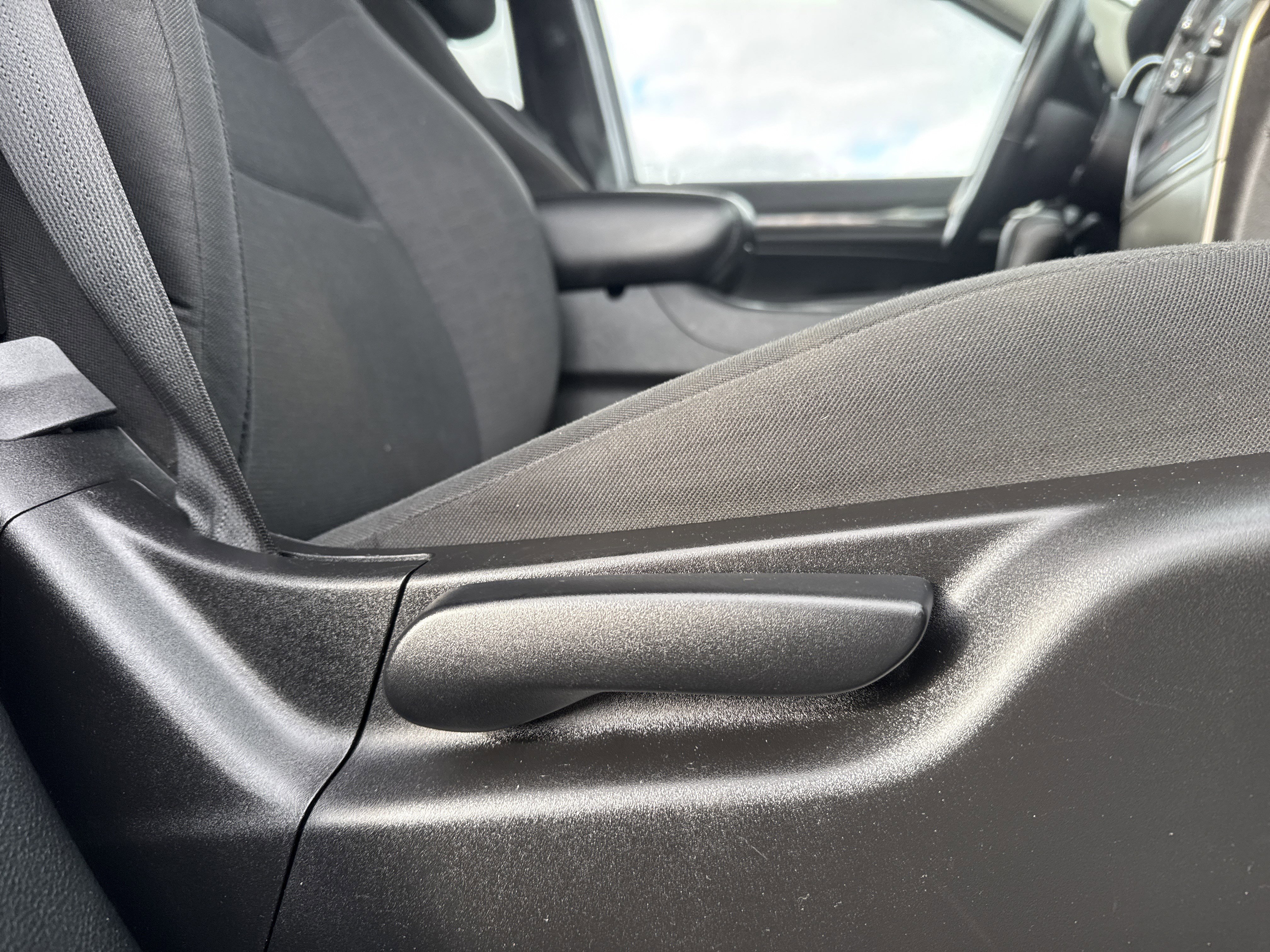 Used 2012 Jeep Grand Cherokee Laredo image 14