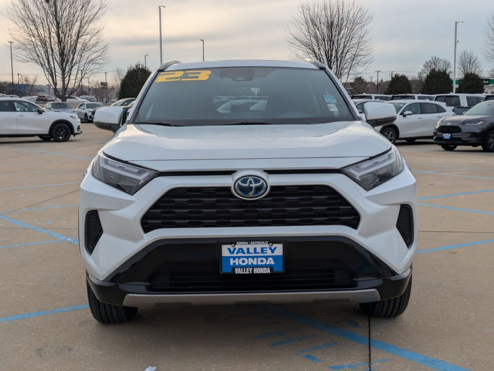 Used 2023 Toyota RAV4 SE w/ Convenience Package image 3