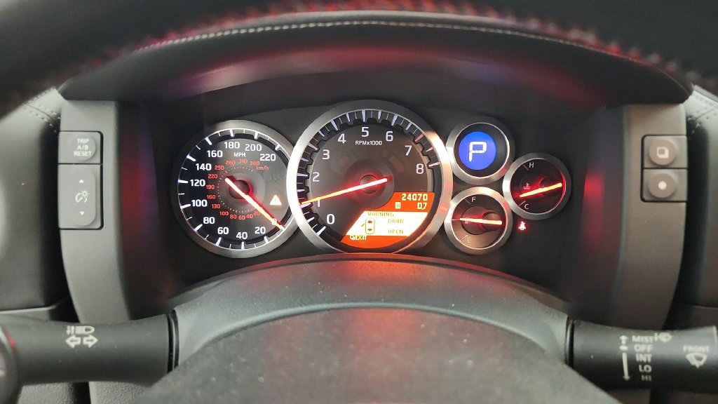Used 2009 Nissan GT-R Premium AWD/4WD image 26