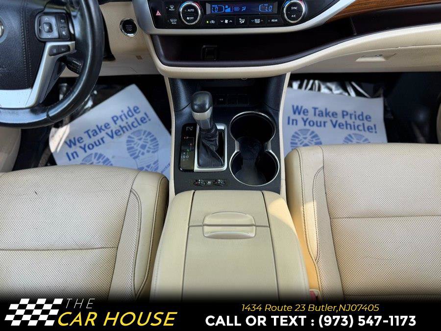 Used 2019 Toyota Highlander Limited Platinum FWD image 33