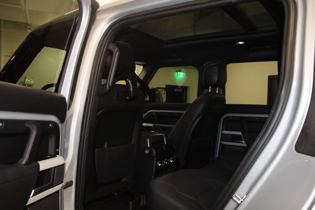 Used 2022 Land Rover Defender 110 XS Edition AWD/4WD image 37