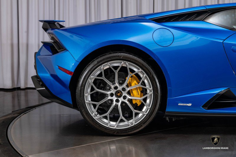 Used 2023 Lamborghini Huracan Tecnica image 24