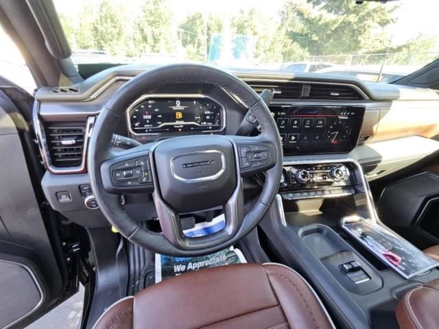 Used 2024 GMC Sierra 3500 Denali Ultimate AWD/4WD image 3