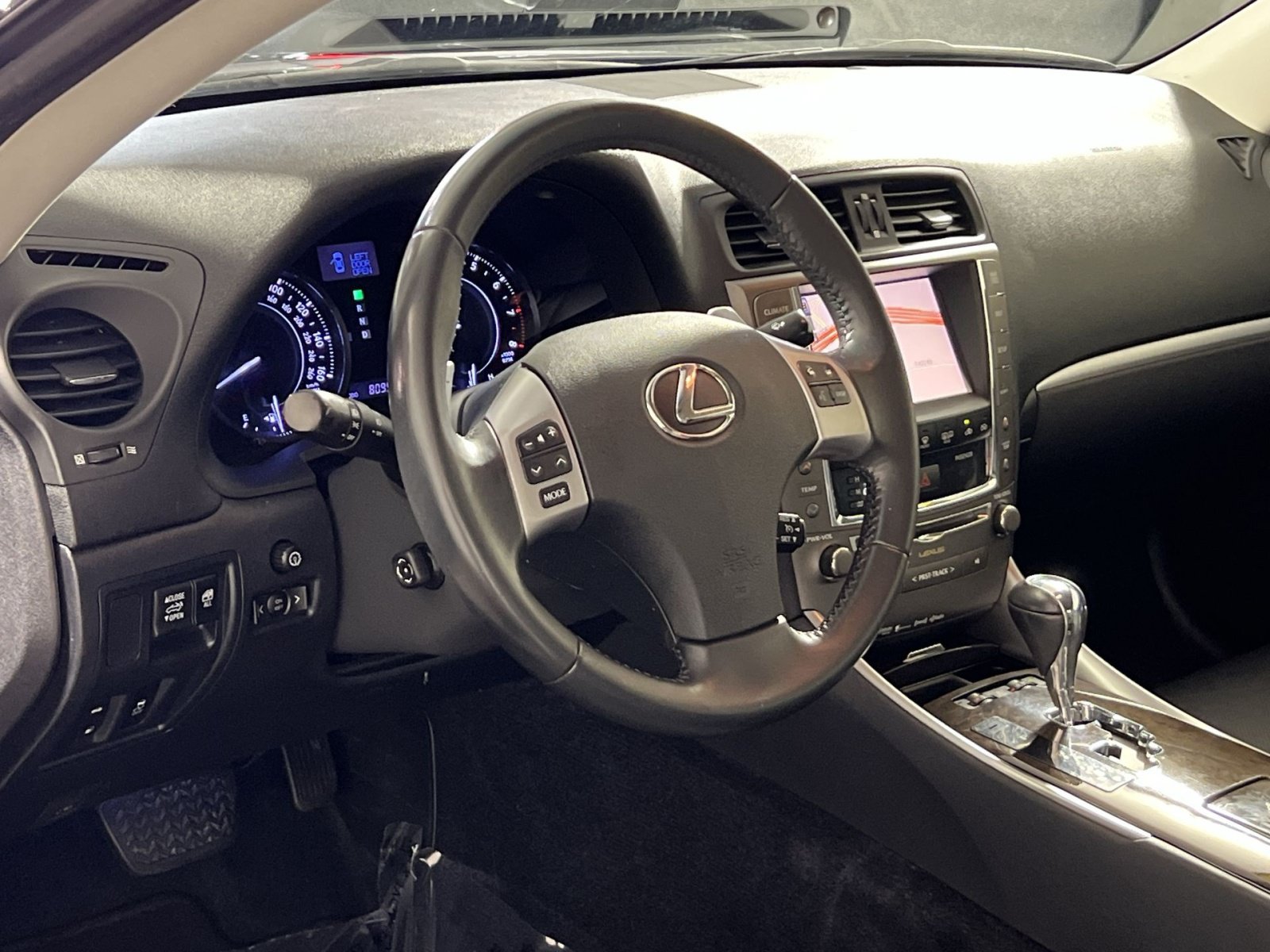 Used 2014 Lexus IS 250C w/ Navigation System Package RWD image 16