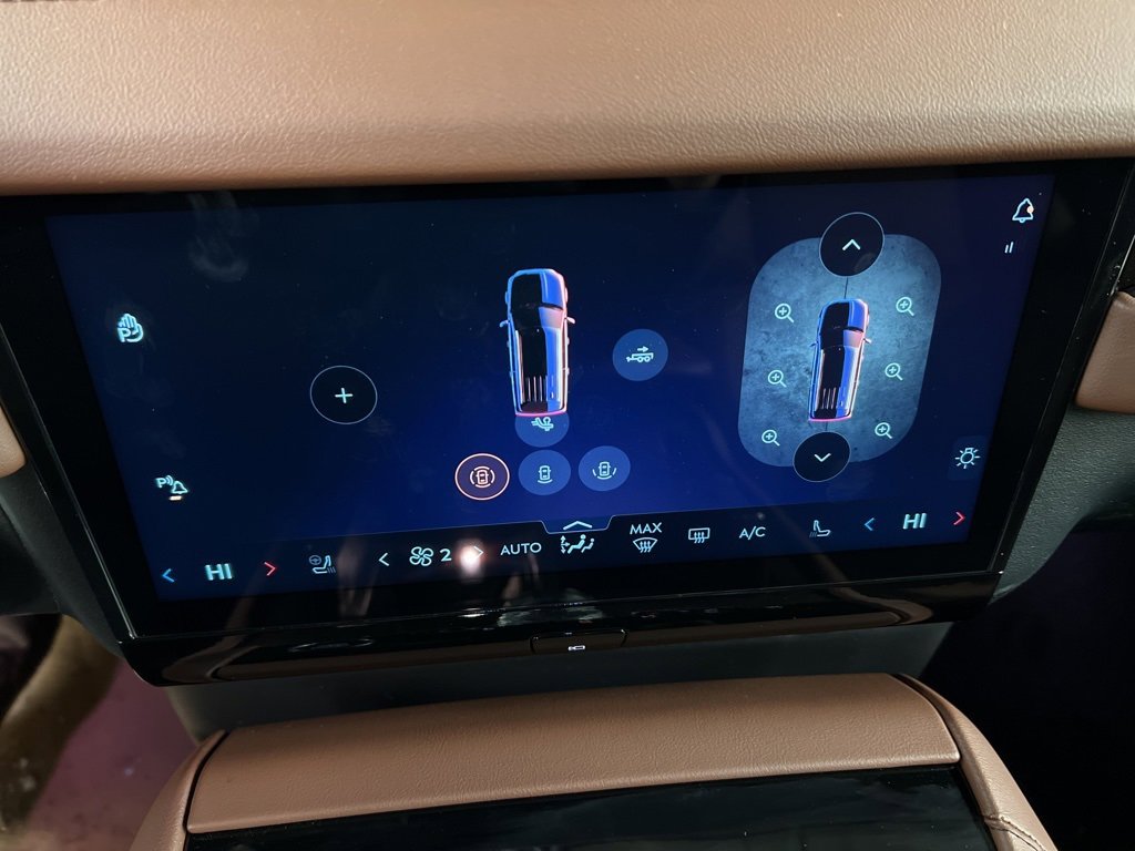 New 2025 Lincoln Navigator L Reserve image 12