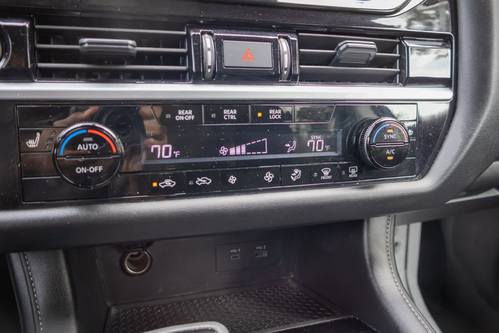 Used 2024 Nissan Pathfinder SV AWD/4WD image 20