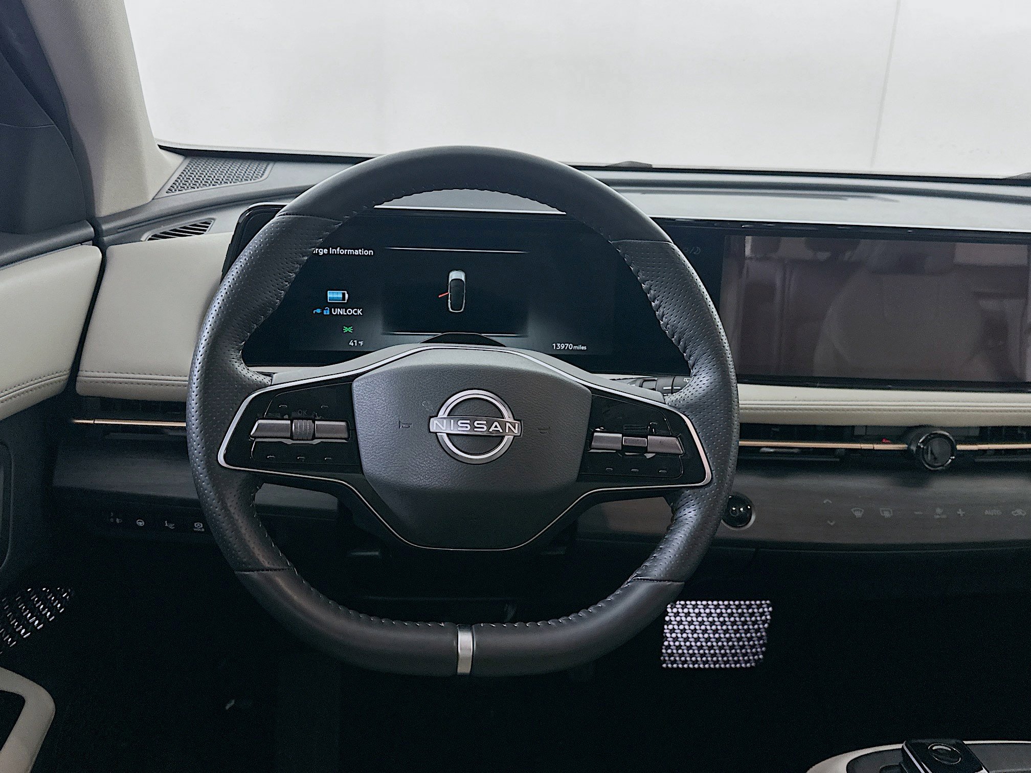 Used 2023 Nissan Ariya FWD image 18