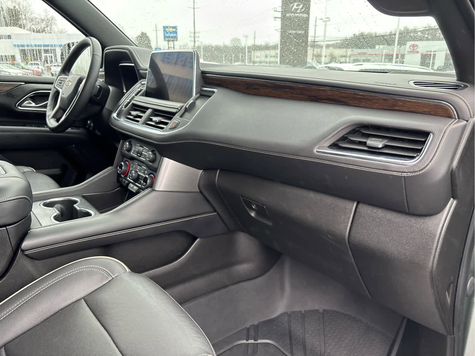 Certified 2023 Chevrolet Suburban Premier image 33