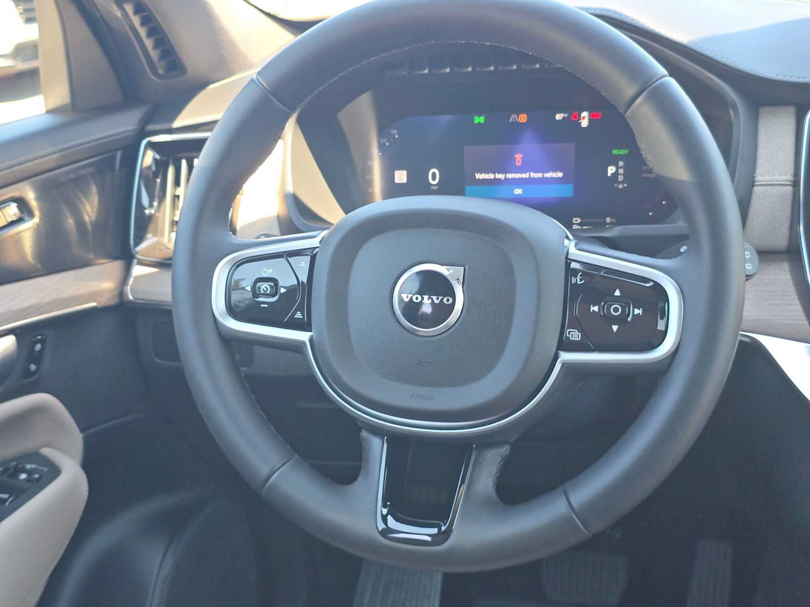 Used 2026 Volvo XC90 T8 Plus w/ Protection Package Premier AWD/4WD image 19