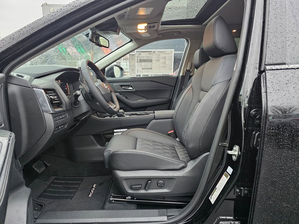 New 2026 Nissan Rogue Platinum image 15