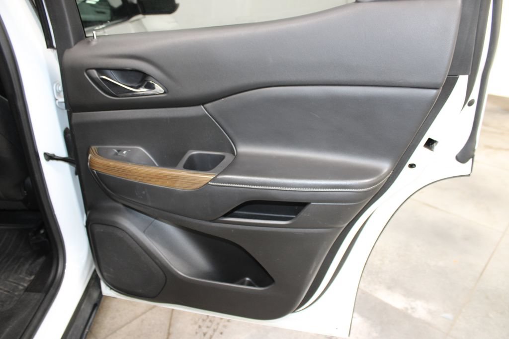 Used 2019 GMC Acadia SLE FWD image 27
