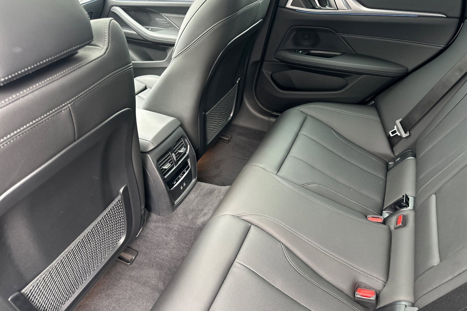 Used 2023 BMW i4 eDrive35 w/ Premium Package RWD image 11