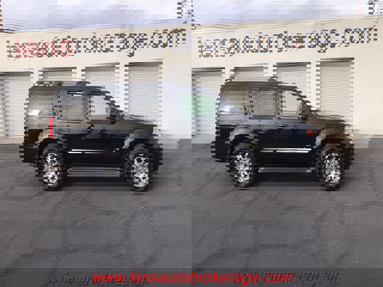 Used 2008 Nissan Pathfinder LE w/ Navigation Pkg image 1