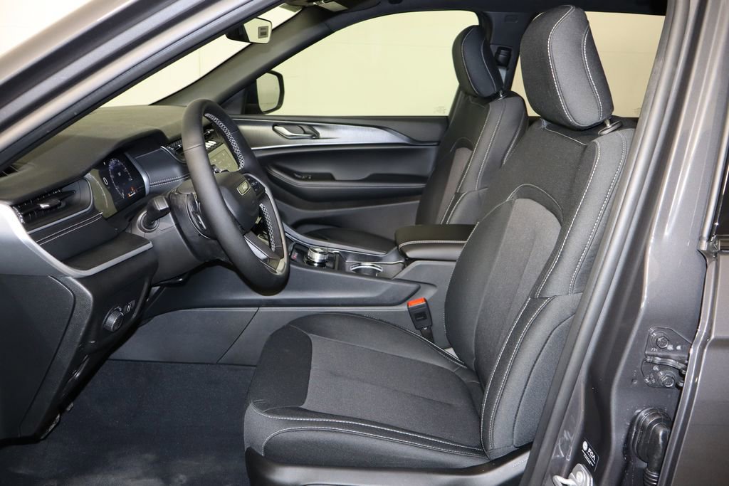 New 2026 Jeep Grand Cherokee Laredo X image 15