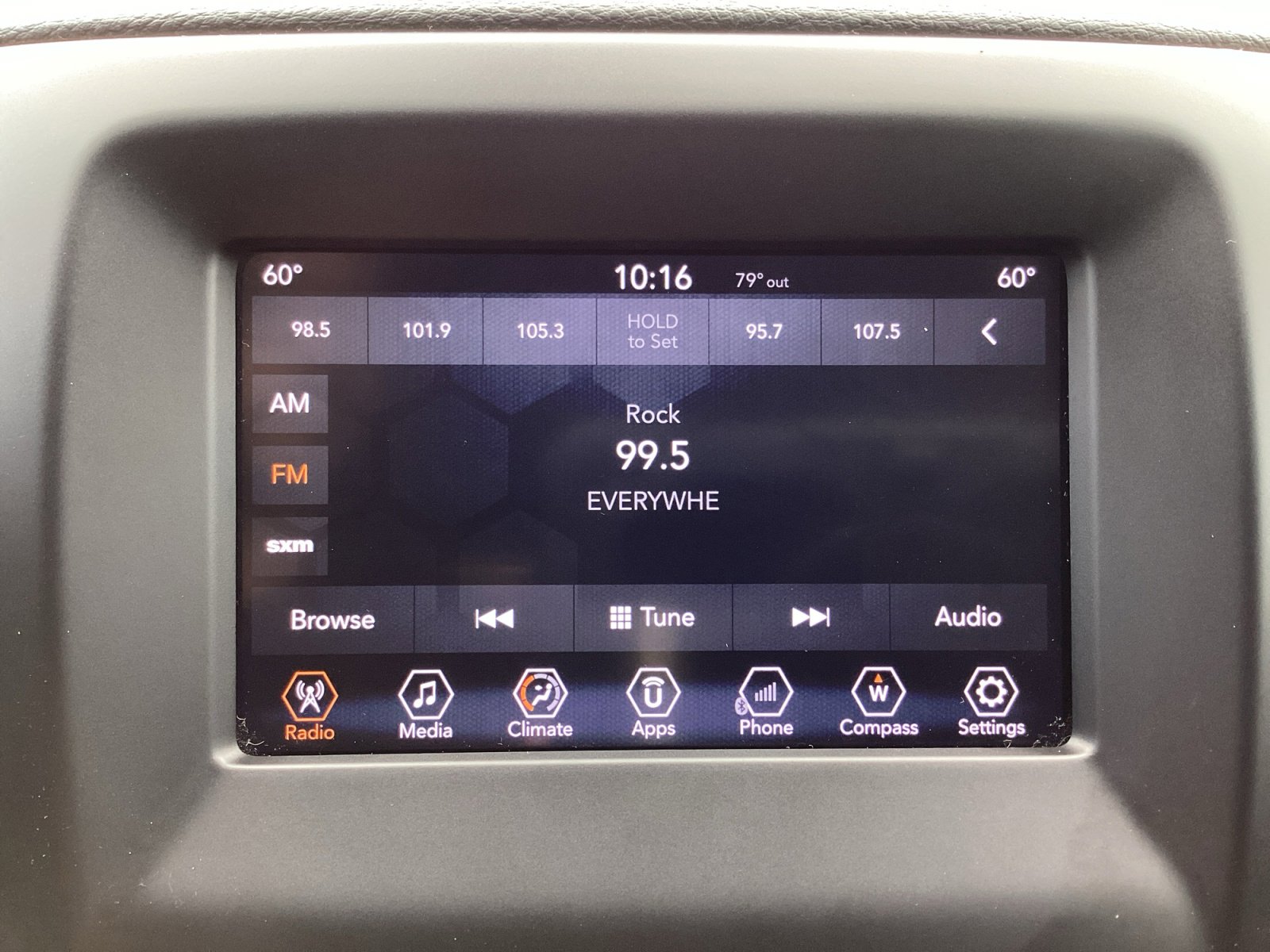 Used 2018 Jeep Compass Latitude w/ Popular Equipment Group image 16