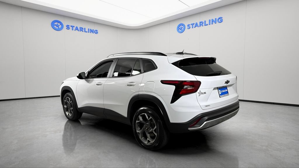 Certified 2025 Chevrolet Trax LT w/ Driver Confidence Package FWD image 6