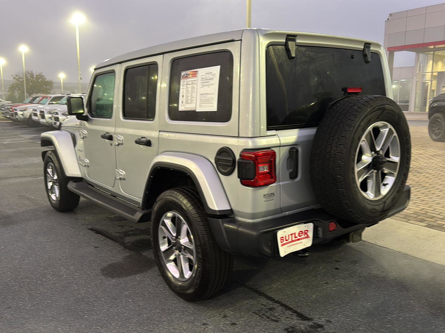 Used 2022 Jeep Wrangler Unlimited Sahara w/ Cold Weather Group image 3
