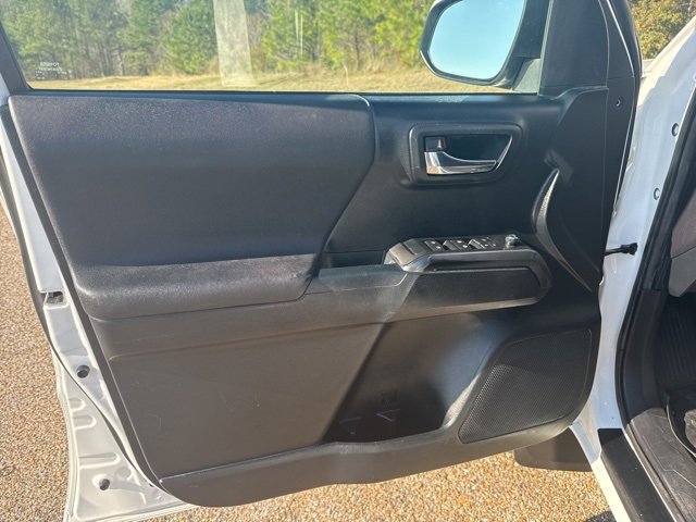 Used 2017 Toyota Tacoma TRD Sport w/ Tow Package image 14