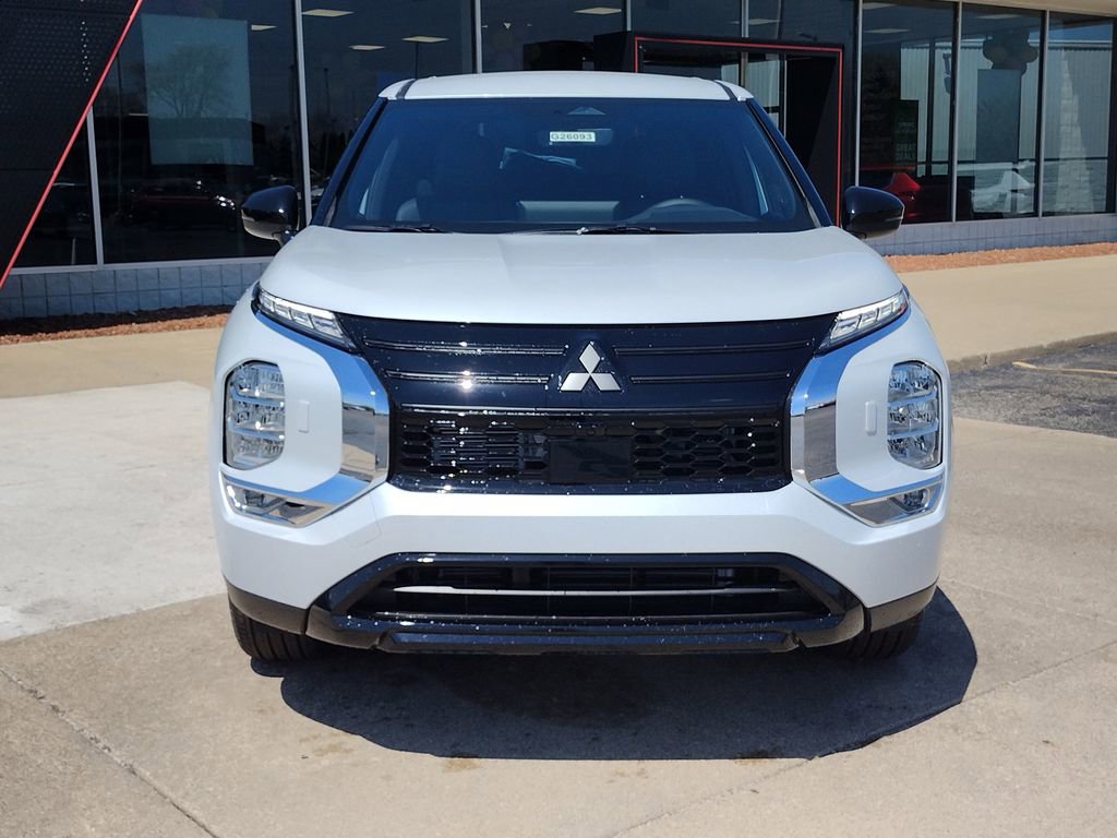 New 2026 Mitsubishi Outlander LE AWD/4WD image 12