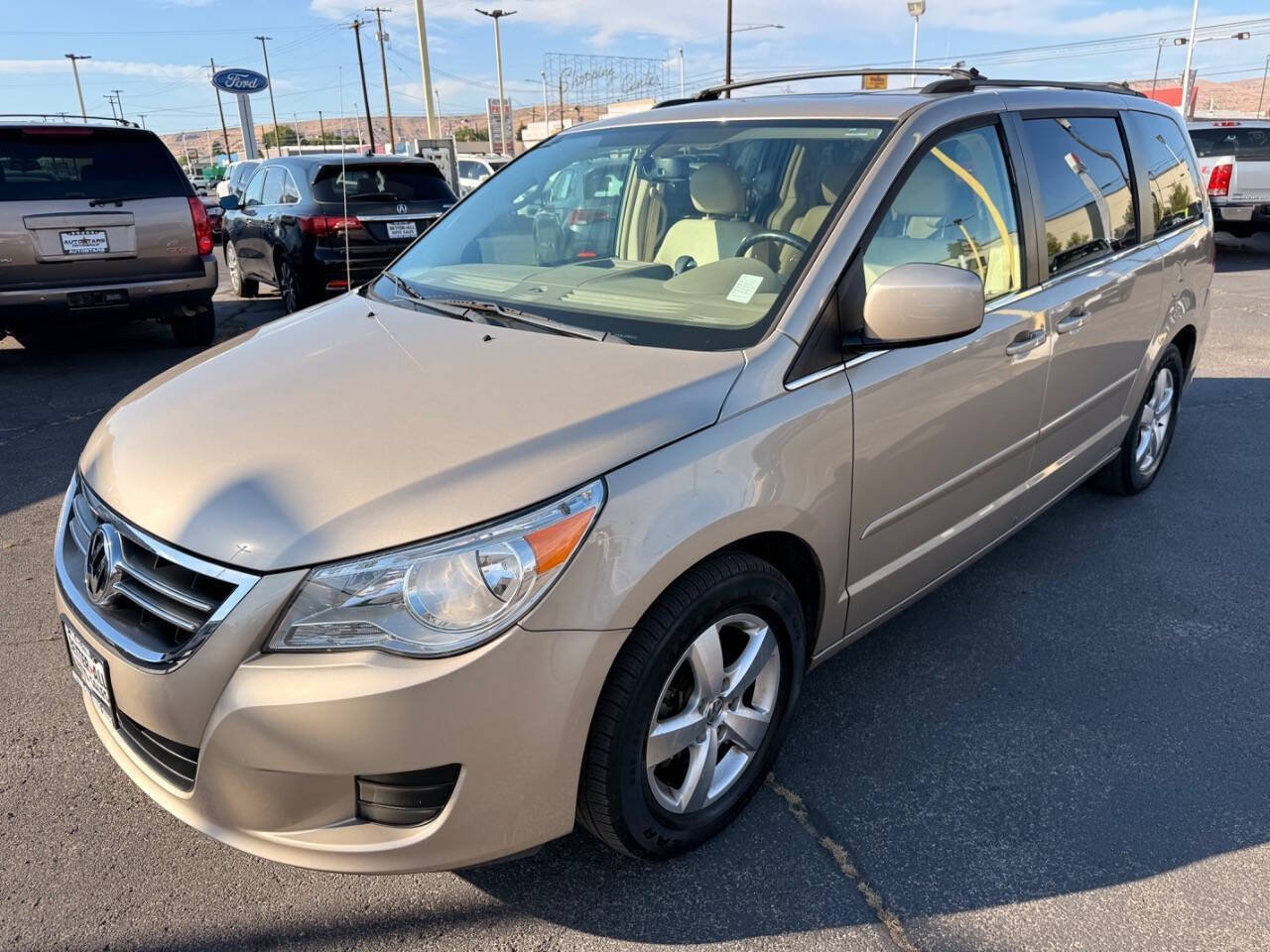 Used 2009 Volkswagen Routan SEL