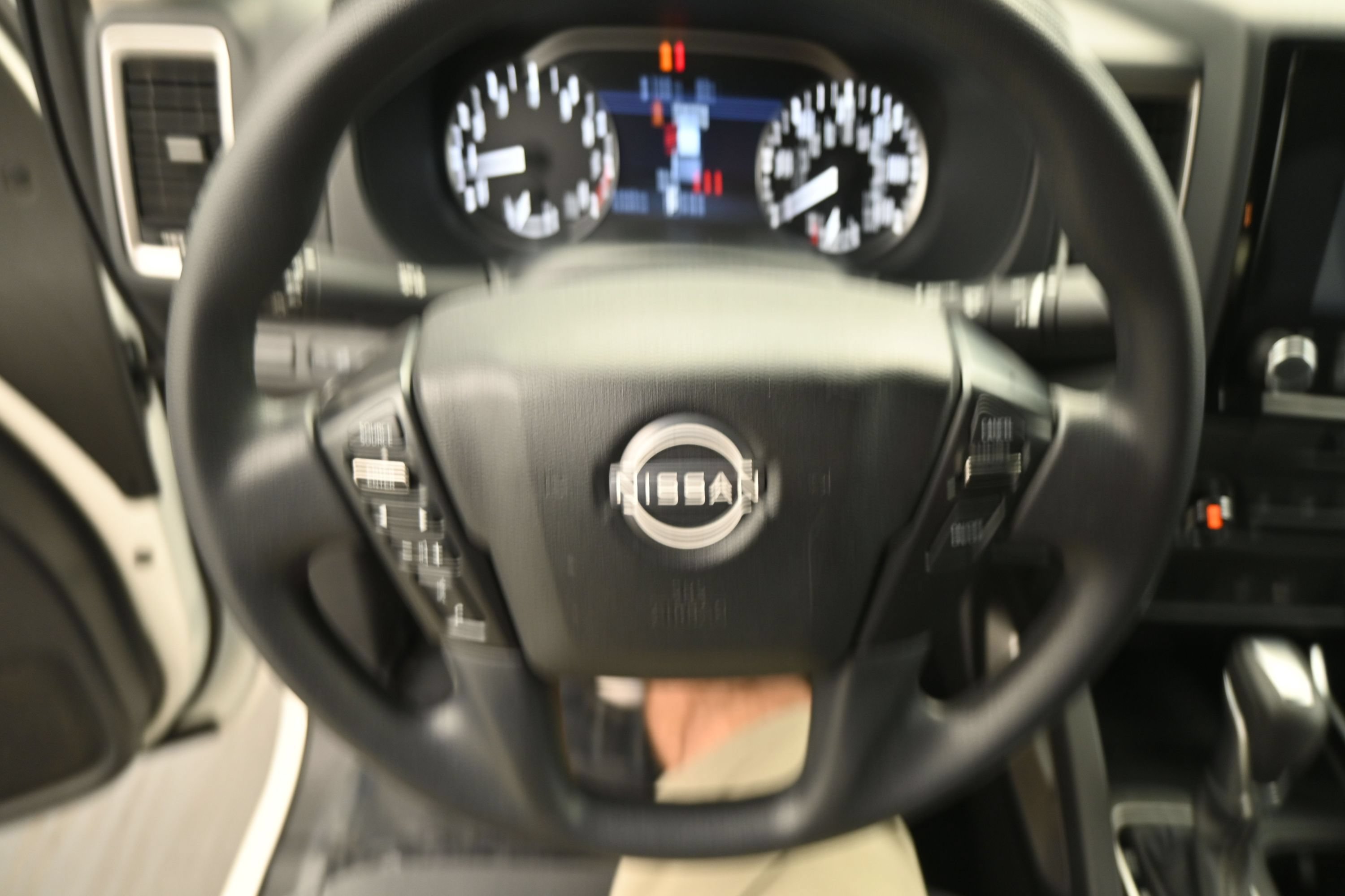 Used 2024 Nissan Frontier SV RWD image 15