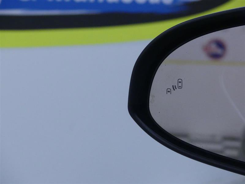 Used 2020 Toyota C-HR XLE image 23