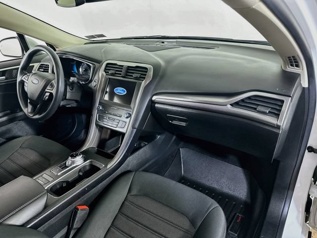 Used 2020 Ford Fusion SE FWD image 13