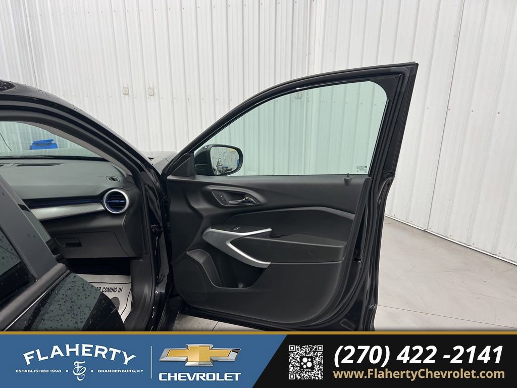 Used 2024 Chevrolet Trax LS w/ LS Convenience Package image 14