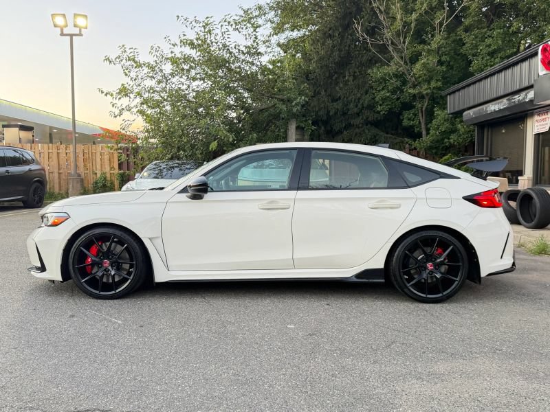 Used 2024 Honda Civic Type R image 9