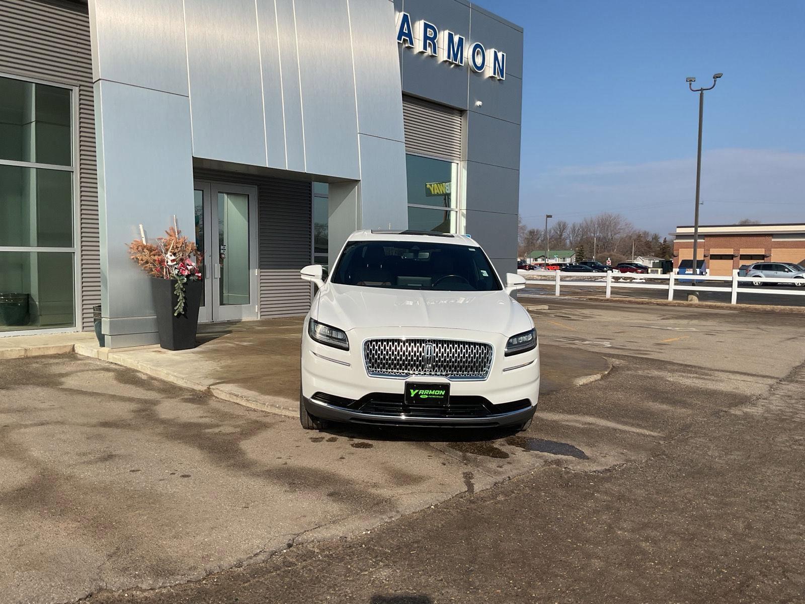 Used 2023 Lincoln Nautilus Reserve image 8