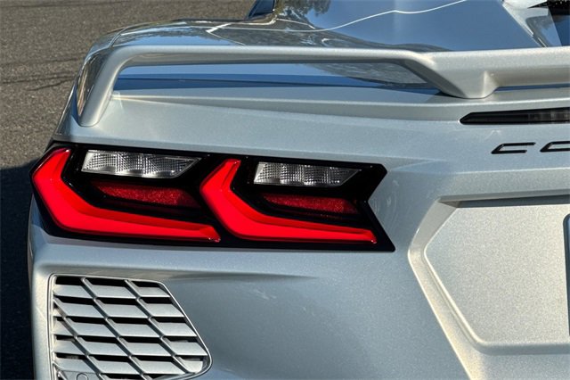 Used 2021 Chevrolet Corvette Stingray Convertible w/ Z51 Performance Package image 46