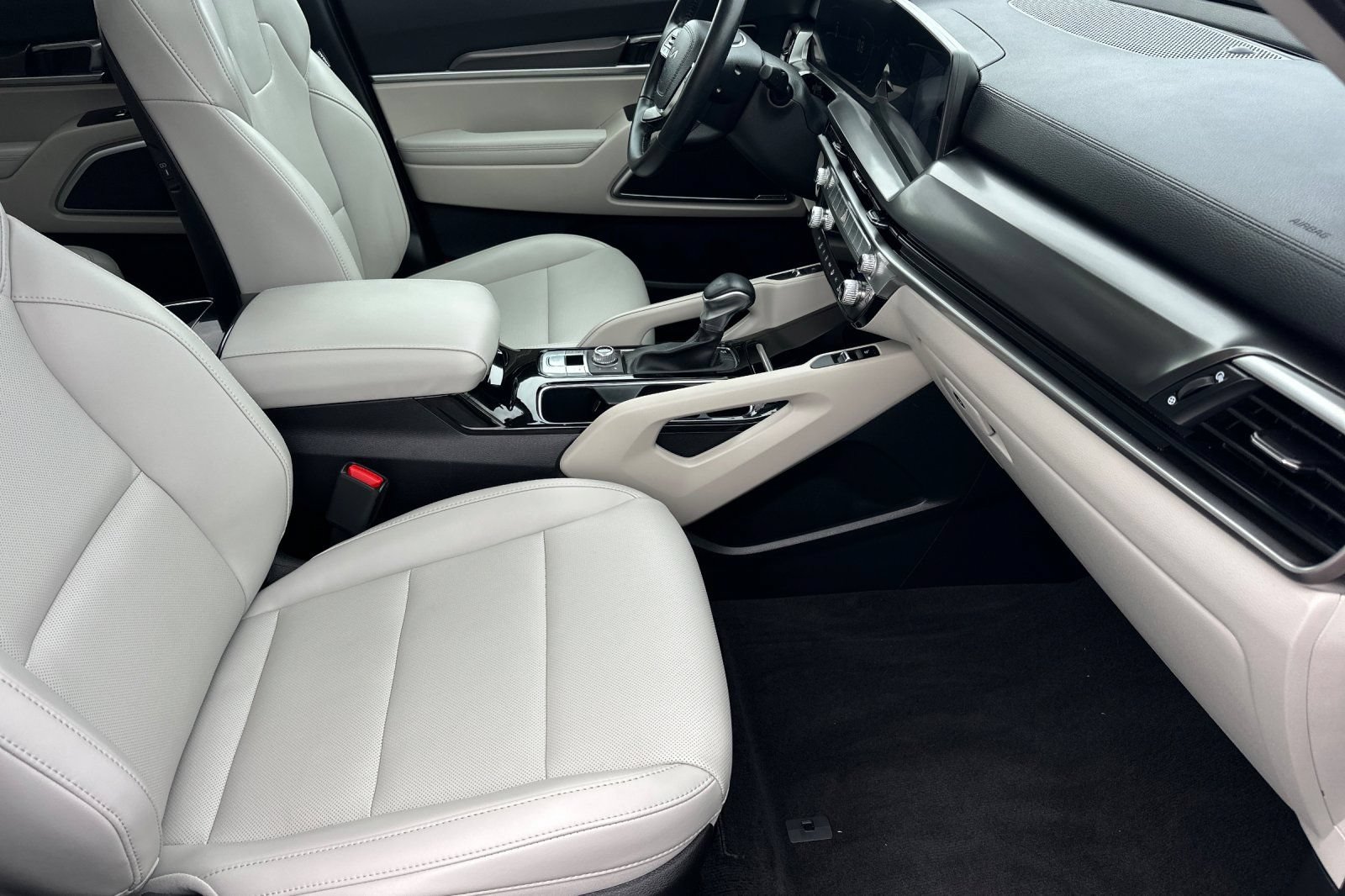 Certified 2024 Kia Telluride S w/ S Sunroof Package AWD/4WD image 15