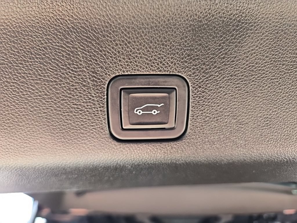 Used 2023 Cadillac Escalade ESV Premium Luxury AWD/4WD image 73