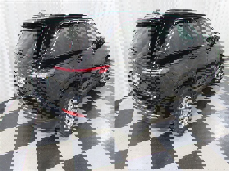 Used 2023 Jeep Grand Cherokee Limited image 11