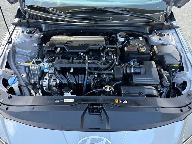 Certified 2025 Hyundai Elantra Sport image 22
