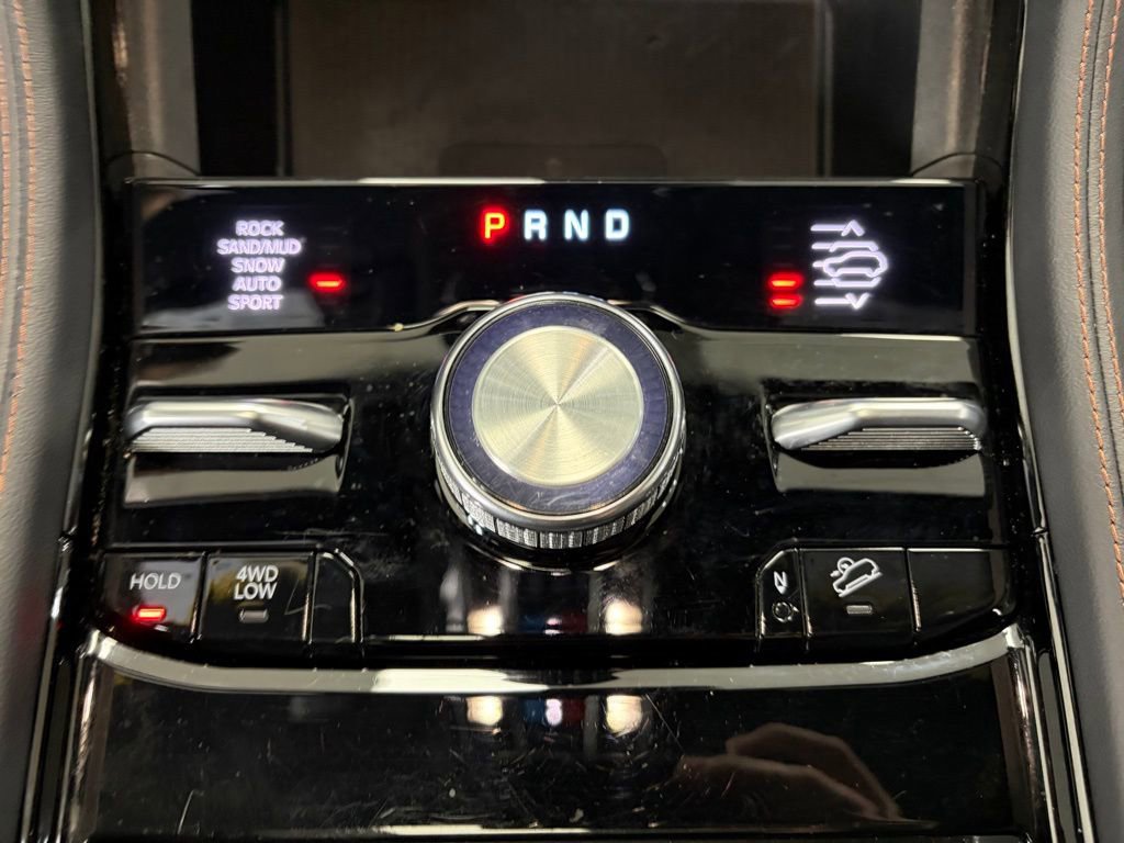 Used 2024 Jeep Grand Cherokee L Summit AWD/4WD image 14