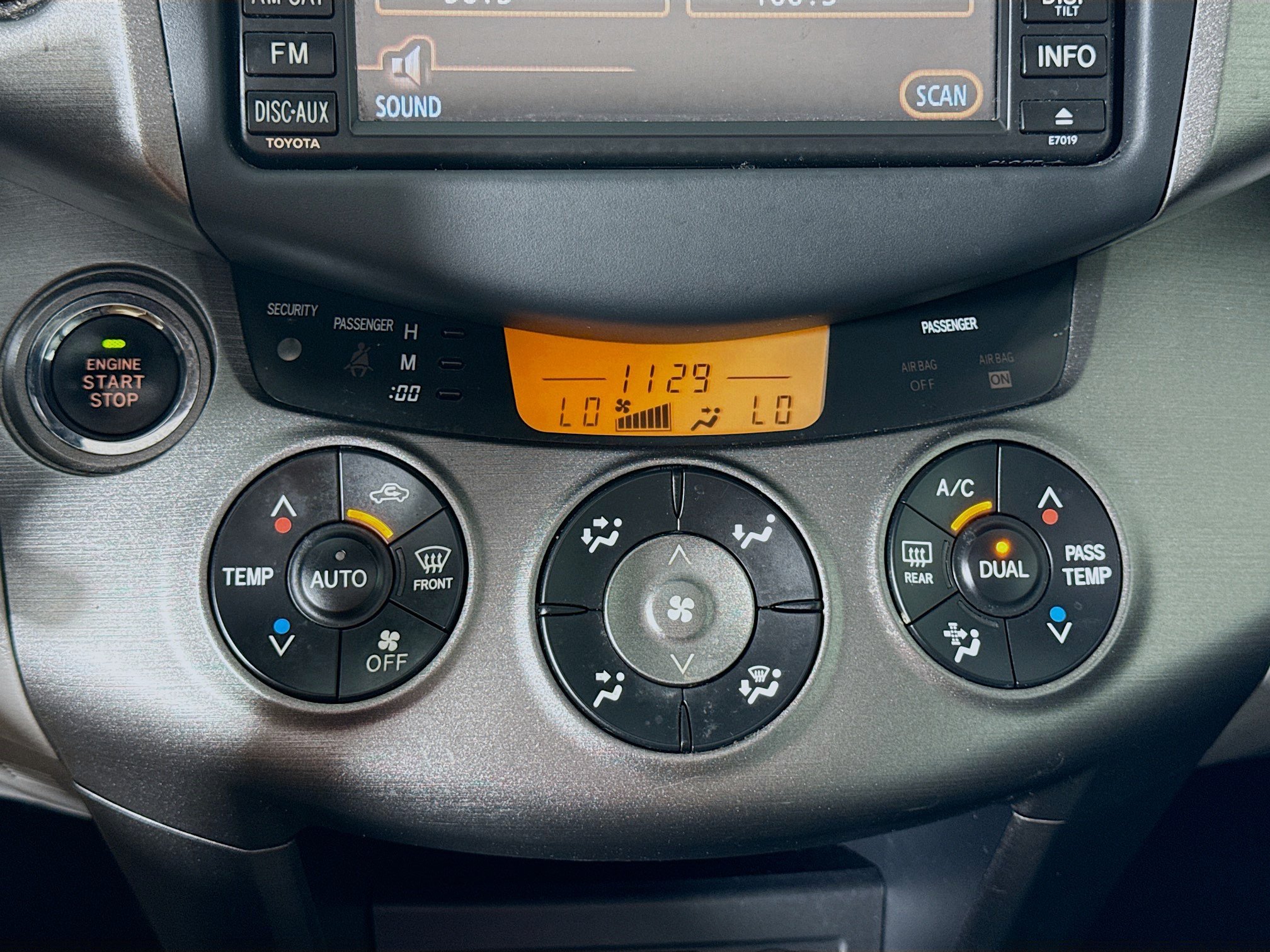 Used 2009 Toyota RAV4 Limited AWD/4WD image 17