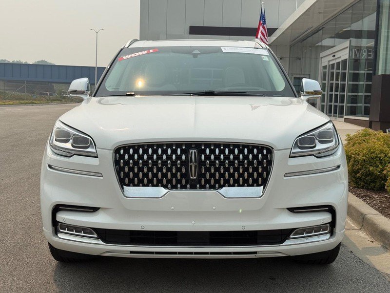 Certified 2020 Lincoln Aviator Black Label AWD/4WD image 11
