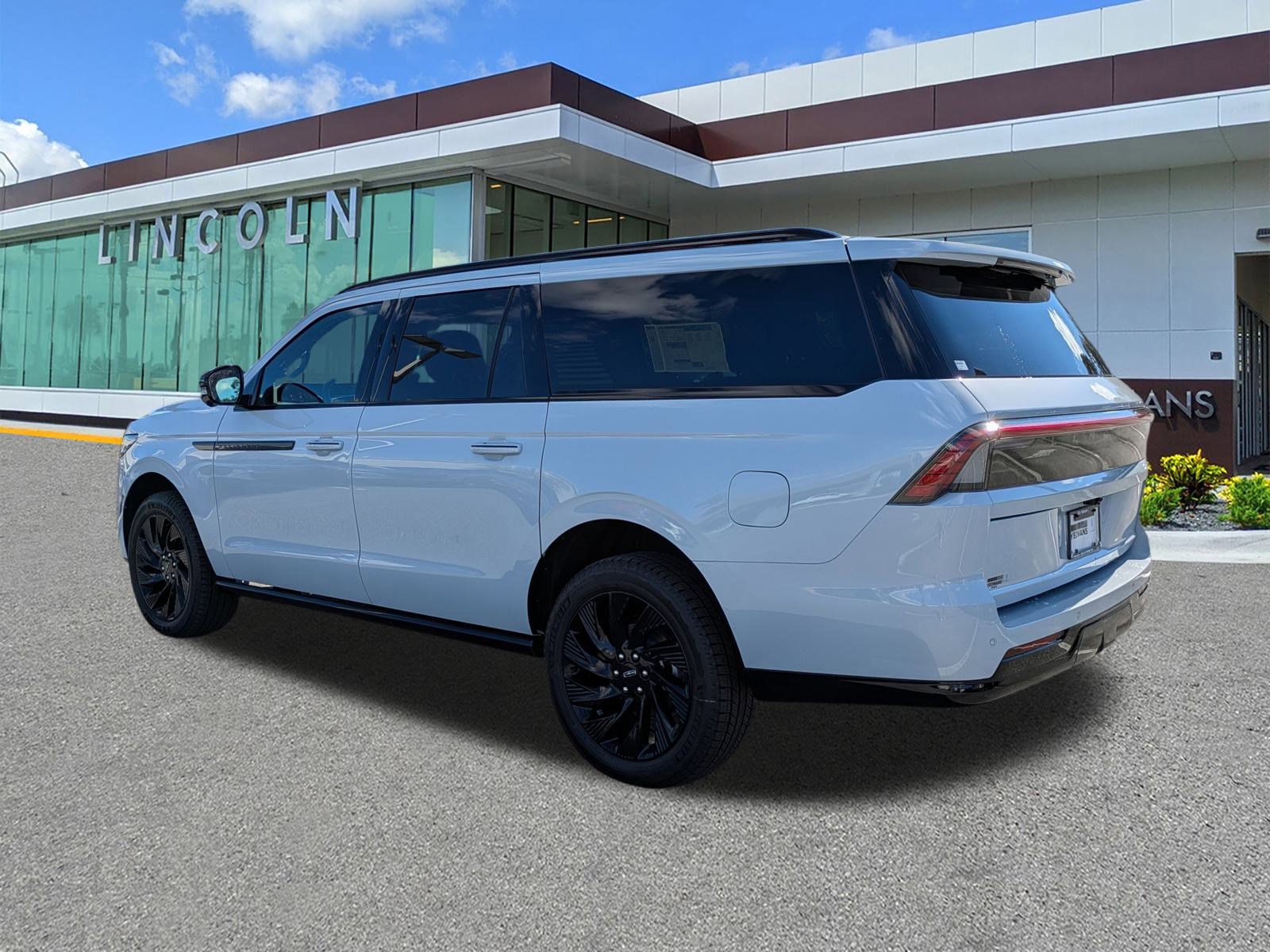 New 2026 Lincoln Navigator L Reserve w/ Jet Appearance Package image 6