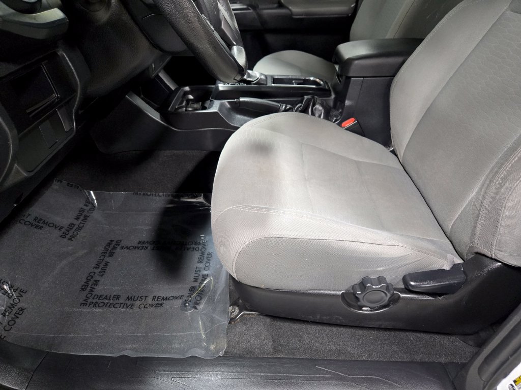 Used 2017 Toyota Tacoma SR RWD image 9
