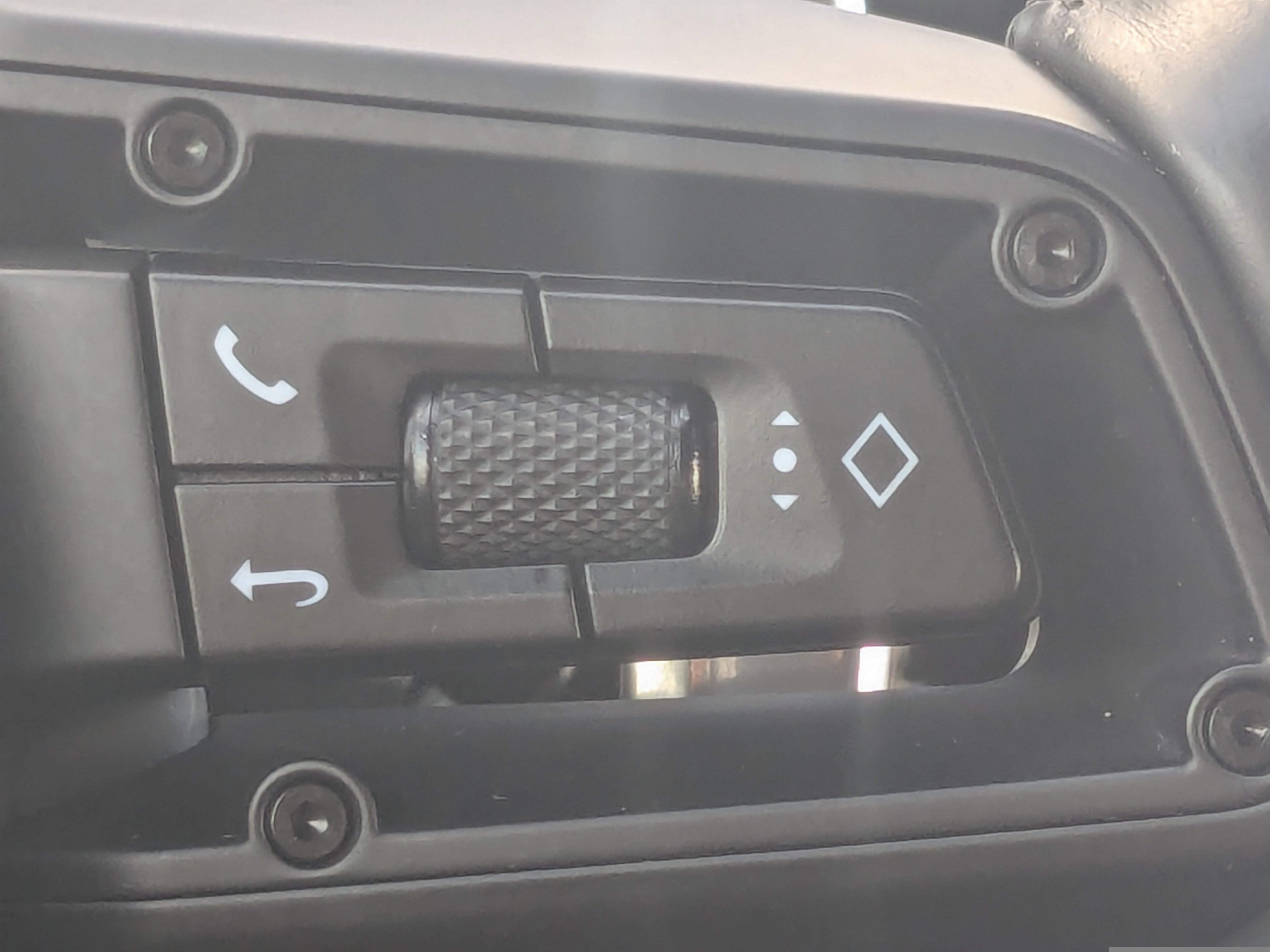 Used 2023 Porsche Macan Turbo image 32