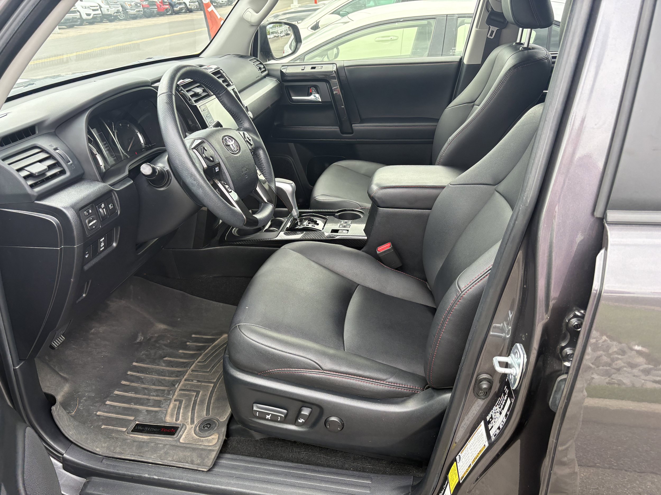 Used 2021 Toyota 4Runner TRD Off-Road Premium w/ Moonroof Package AWD/4WD image 4