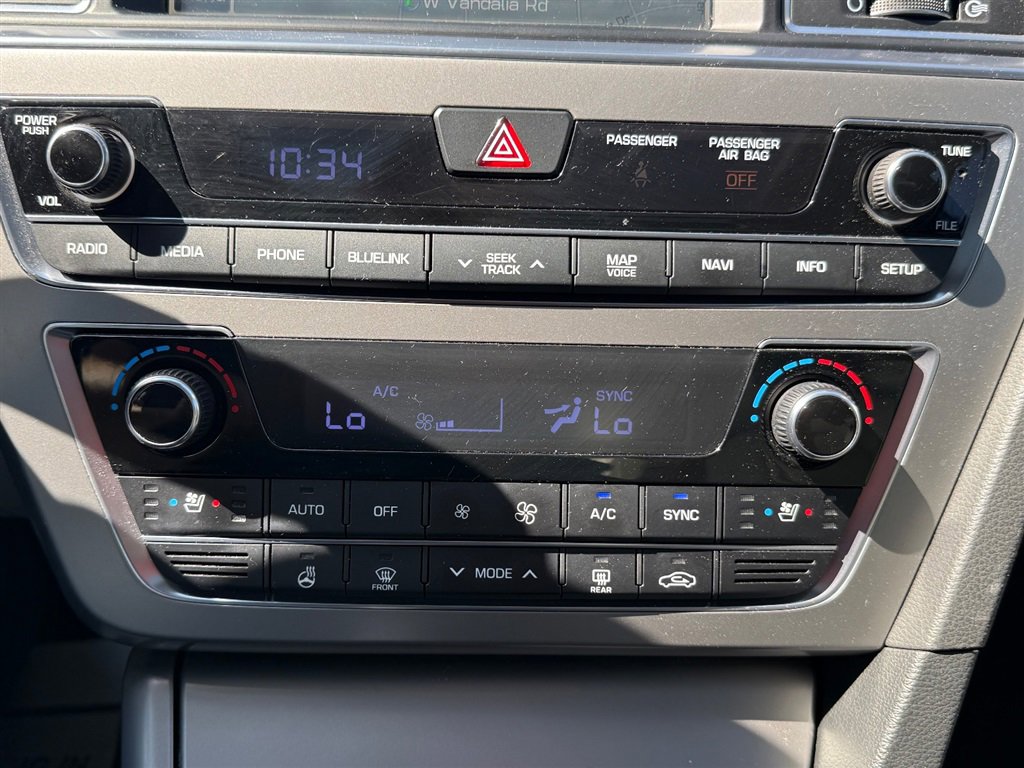 Used 2016 Hyundai Sonata Limited w/ Option Group 05 FWD image 18