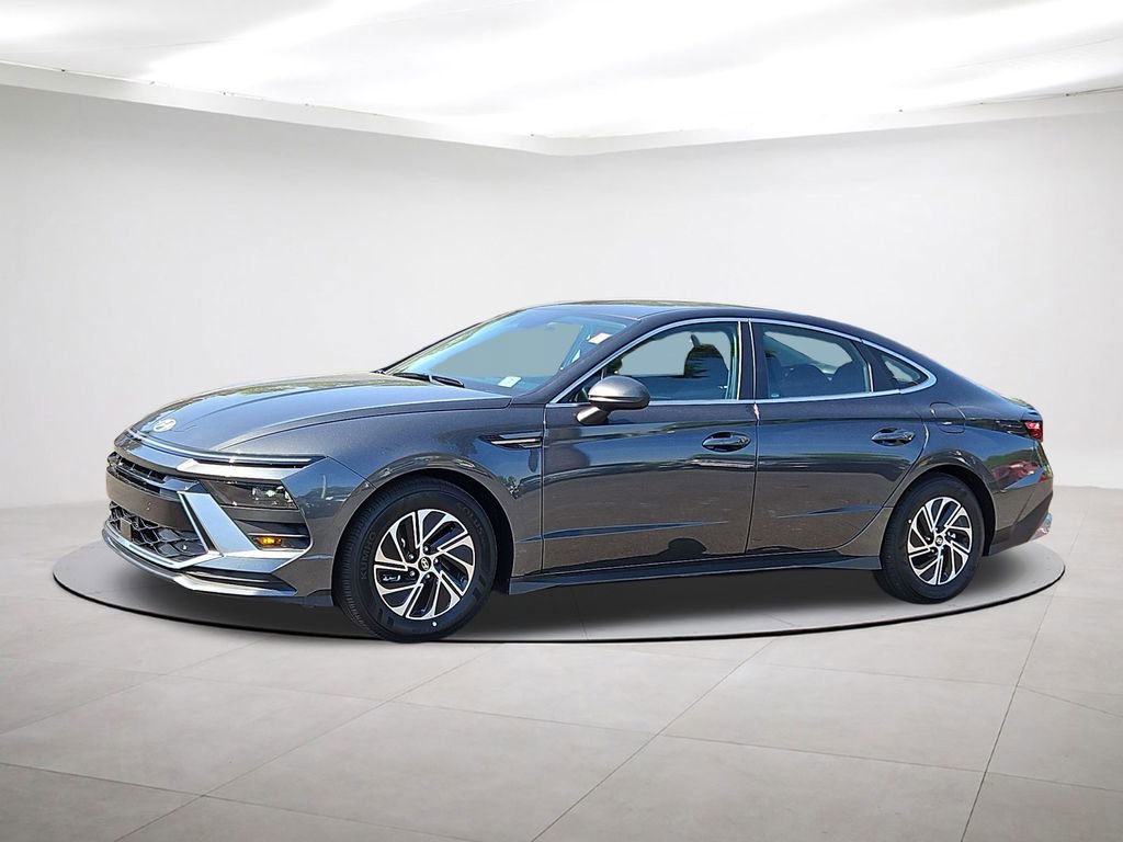 Used 2026 Hyundai Sonata Blue FWD image 3