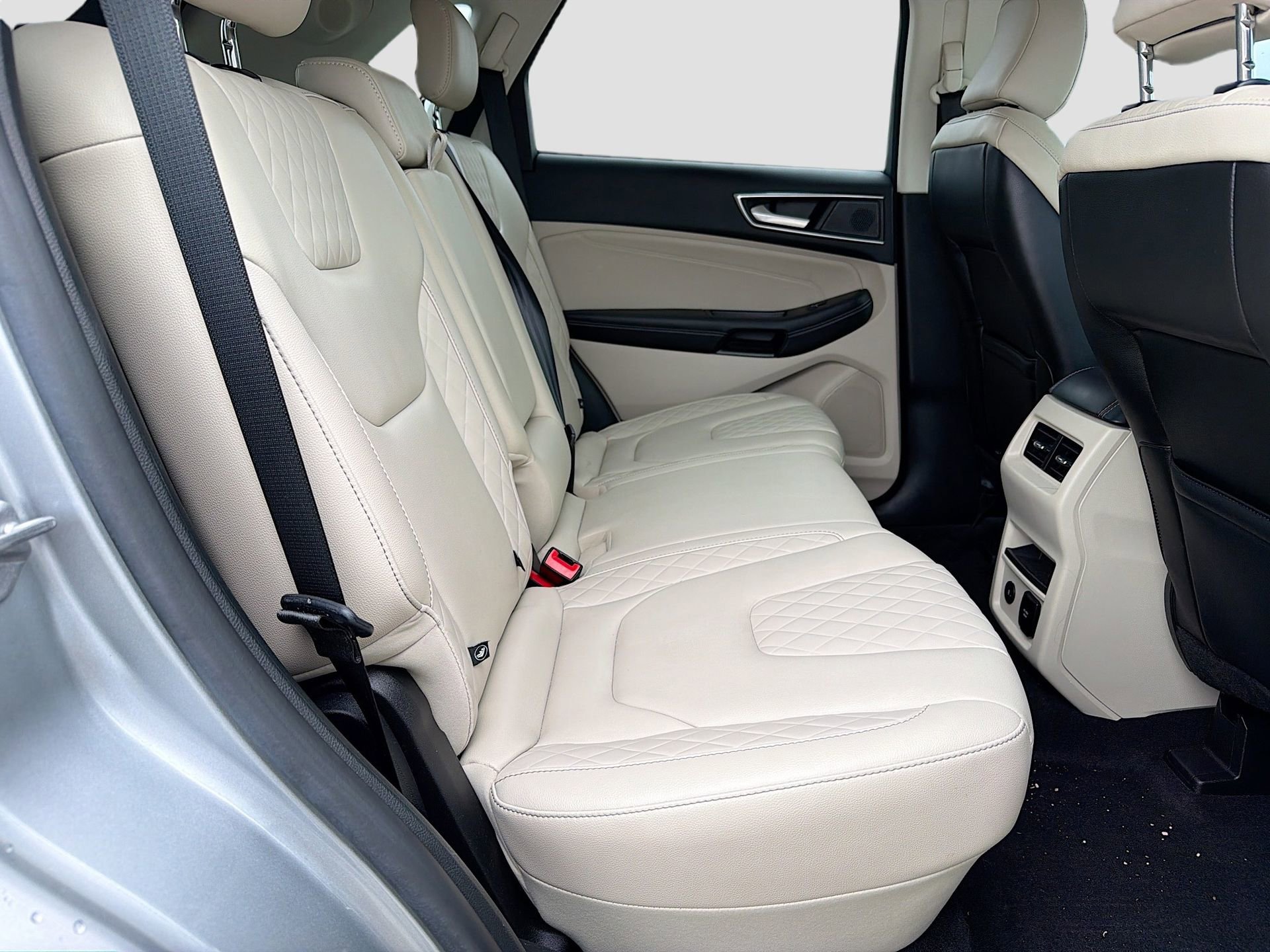 Used 2023 Ford Edge Titanium AWD/4WD image 29